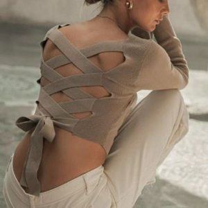 sophisticated tieback top